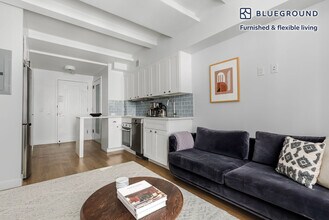 240 W 73rd St in New York, NY - Building Photo - Building Photo