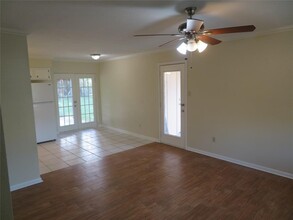 109 Laurie Ln in Willis, TX - Building Photo - Building Photo