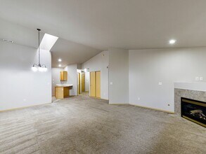 12110-12110 117th Ave Ct E in Puyallup, WA - Foto de edificio - Building Photo