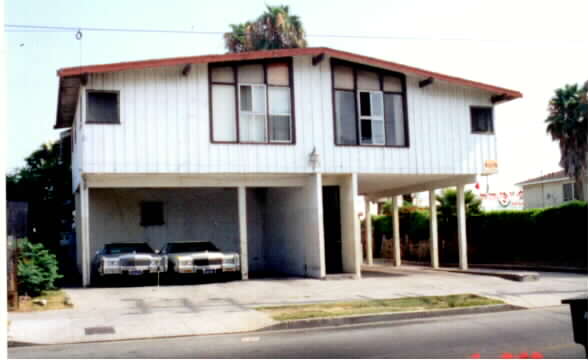 517 W. 92nd St., in Los Angeles, CA - Building Photo