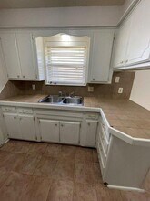 5104 Creekwood Terrace in Oklahoma City, OK - Building Photo - Building Photo
