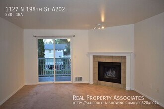 1127 N 198th St in Shoreline, WA - Foto de edificio - Building Photo