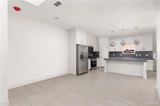 15 S 42nd St in McAllen, TX - Building Photo - Building Photo