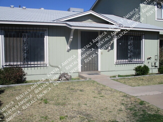 2645 W Highland Ave in Phoenix, AZ - Building Photo - Building Photo