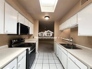 9809 Richmond Ave. in Houston, TX - Building Photo - Building Photo