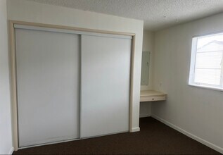 11914 Downey Ave in Downey, CA - Building Photo - Building Photo