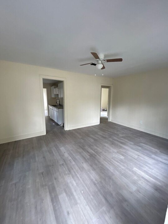 437 Erie St in Jackson, MS - Foto de edificio