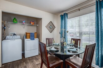 Hawthorne Groves in Orlando, FL - Foto de edificio - Interior Photo