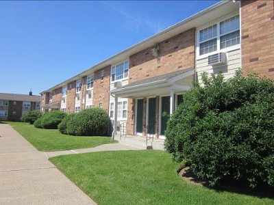 North Village I & II in Little Ferry, NJ - Building Photo