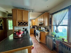 133 Princeton St, Unit 1 in Medford, MA - Building Photo - Building Photo