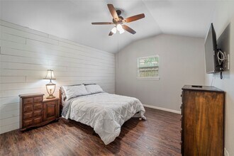 6951 Leandra Dr in Houston, TX - Foto de edificio - Building Photo