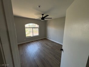 4555 E Sahara Ave in Las Vegas, NV - Building Photo - Building Photo