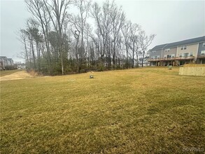 580 Rivanna Hl Rd in Glen Allen, VA - Foto de edificio - Building Photo