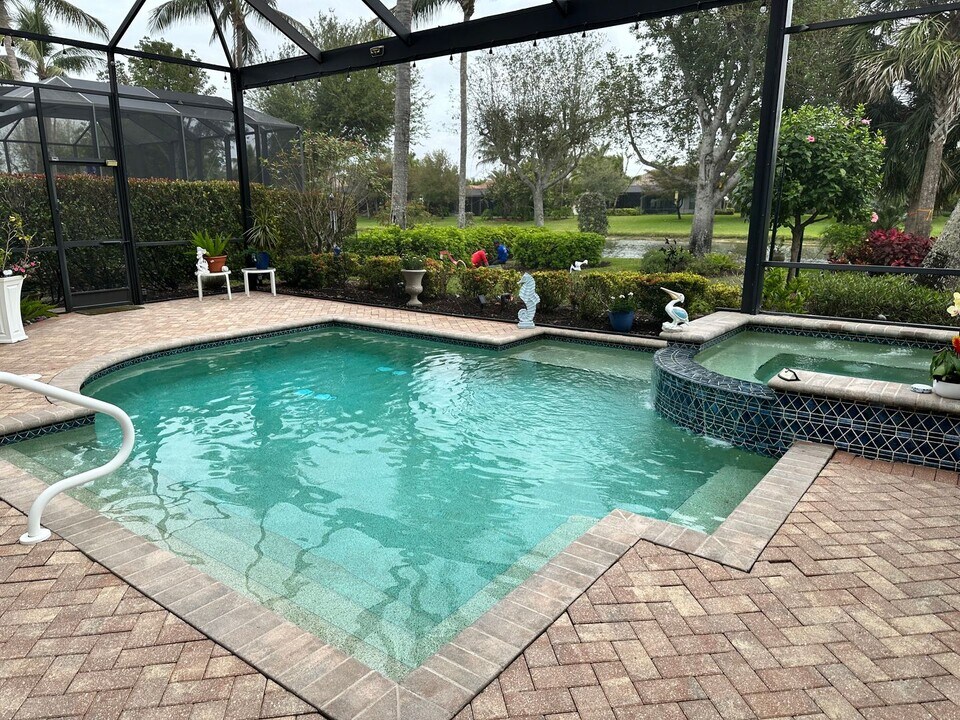 9064 Cherry Oaks Tr in Naples, FL - Building Photo