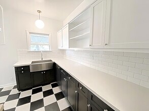 920 N Hoover St, Unit C in Los Angeles, CA - Building Photo - Building Photo