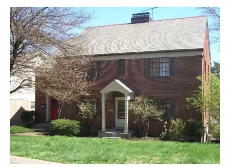 872 Clifton Crest Ter in Cincinnati, OH - Building Photo