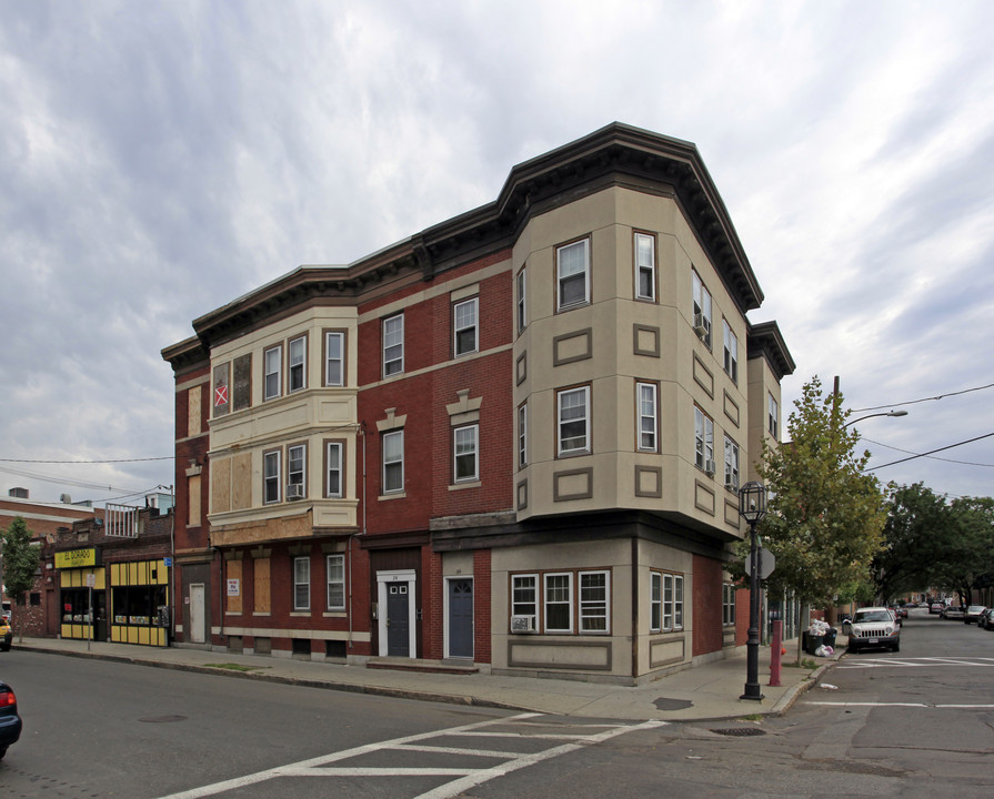 22 Congress Ave in Chelsea, MA - Foto de edificio