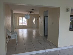 4709 NW 47th Ave in Tamarac, FL - Building Photo - Building Photo