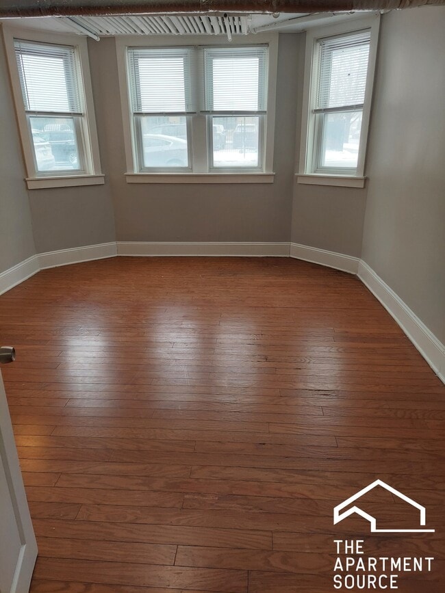 2200 N Avers Ave in Chicago, IL - Building Photo - Building Photo