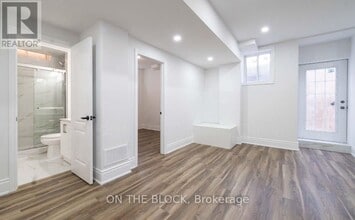 1229 Ironbridge Rd in Oakville, ON - Building Photo - Building Photo