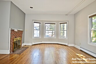 21 Kinross Rd, Unit 3 in Boston, MA - Building Photo - Building Photo