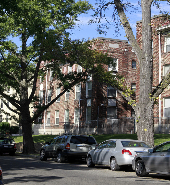 1435 Spring Rd NW in Washington, DC - Building Photo