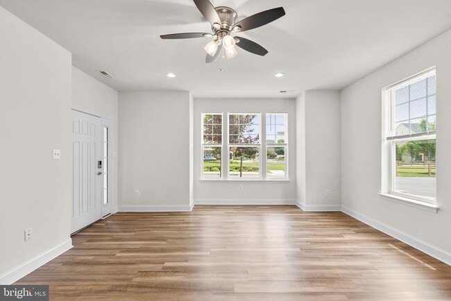 7131 Beaumont Place in Hanover, MD - Foto de edificio - Building Photo