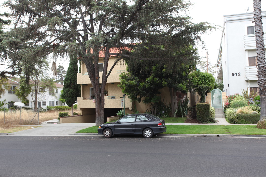 918 12th St in Santa Monica, CA - Building Photo