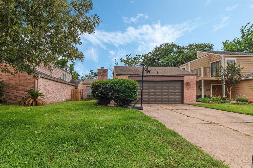 11917 Lakewood W Dr in Cypress, TX - Building Photo