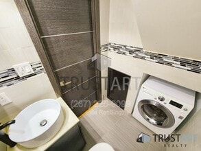 12135 Academy Rd in Philadelphia, PA - Building Photo - Building Photo