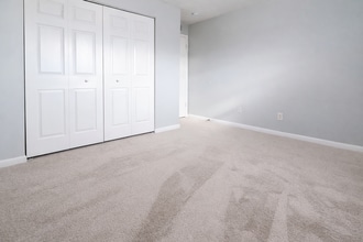 1704 Valley Forge Way in Louisville, KY - Building Photo - Building Photo