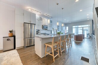2103 W 32nd Ave in Denver, CO - Building Photo - Building Photo