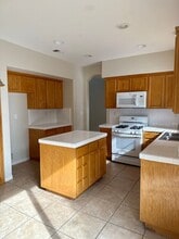 3916 Chateau Ln in Tracy, CA - Building Photo - Building Photo