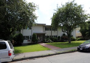 1962 W 1st Ave in Vancouver, BC - Building Photo