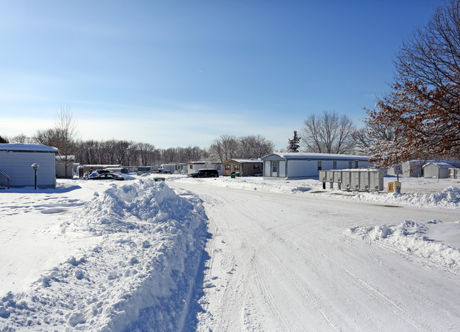 Oakwood Heights in Ankeny, IA - Building Photo - Building Photo