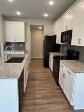 2988 N Nixon Ave in Springfield, MO - Building Photo - Building Photo