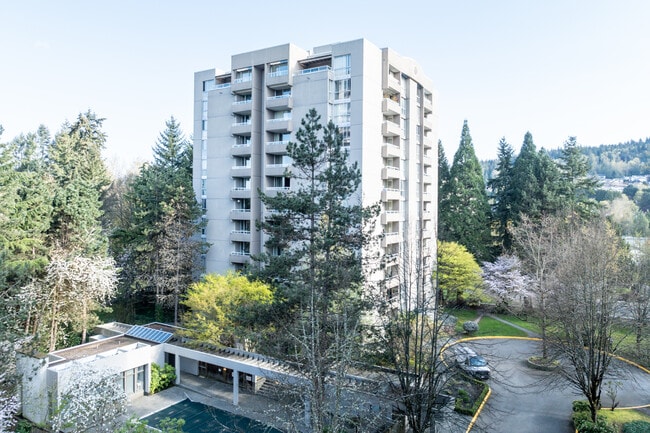 Halifax Towers in Burnaby, BC - Building Photo - Primary Photo