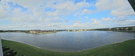 1401 SW 134th Way, Unit 412C in Pembroke Pines, FL - Building Photo - Building Photo