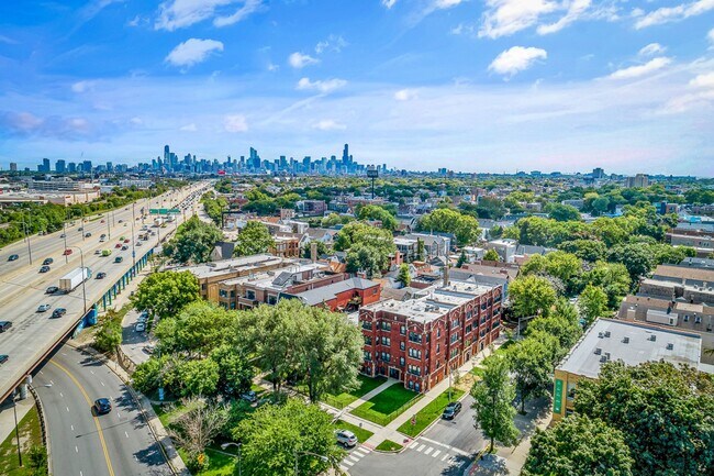 2537 N Campbell Ave, Unit 2A in Chicago, IL - Foto de edificio - Building Photo