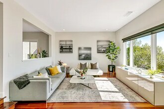 5007 Crystal Ridge Ct in Oakland, CA - Building Photo - Building Photo