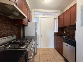 100 Wayne St in Jersey City, NJ - Building Photo - Building Photo