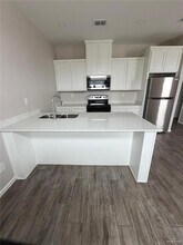 10 Wolf Crk Ave in McAllen, TX - Building Photo - Building Photo