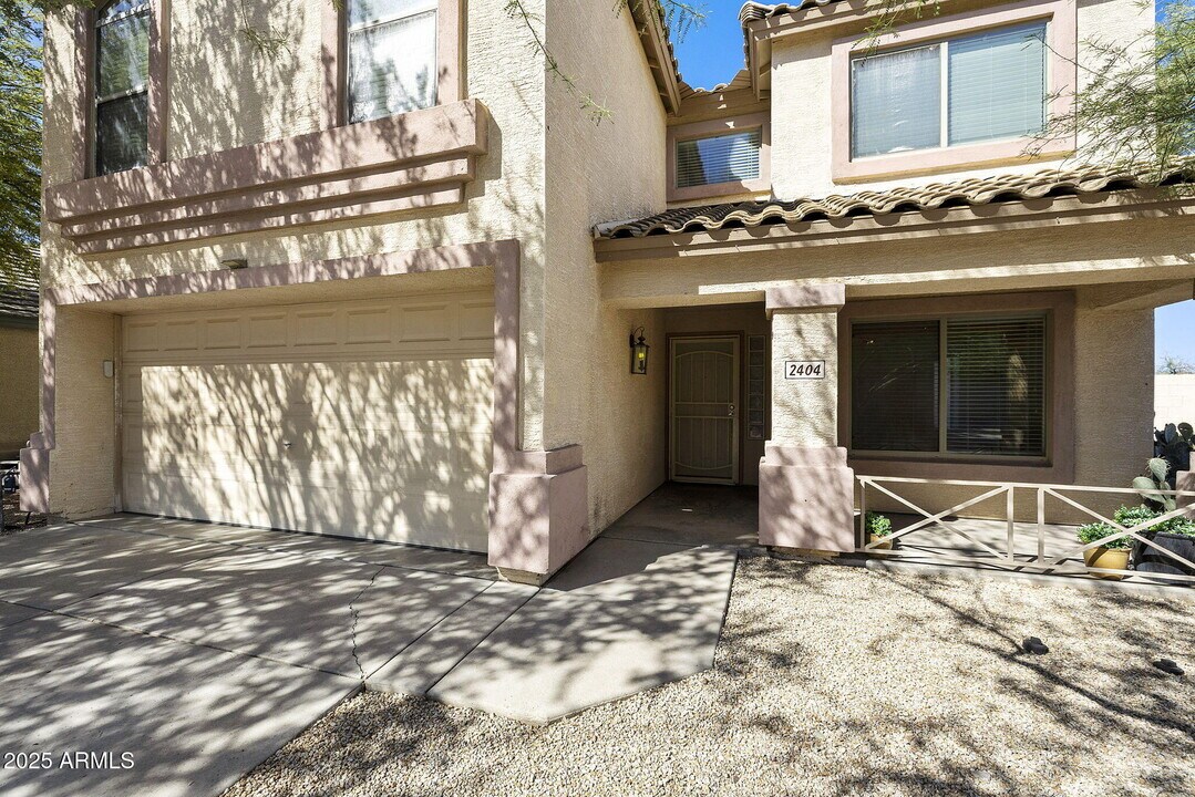 2404 W Silver Sage Ln in Phoenix, AZ - Building Photo