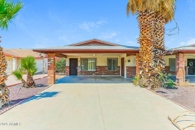 property at 4401 E Contessa St
