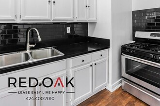 687 Shatto Pl in Los Angeles, CA - Foto de edificio - Building Photo