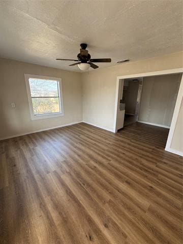 519 Hutchinson St in Bowie, TX - Building Photo - Building Photo