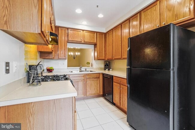 333 Prettyman Dr in Rockville, MD - Building Photo - Building Photo