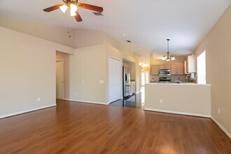29613 Morningmist Dr in Zephyrhills, FL - Building Photo - Building Photo