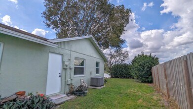 1103 Harmony Way in Royal Palm Beach, FL - Building Photo - Building Photo