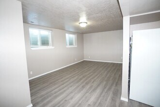 2210 S Owyhee St in Boise, ID - Building Photo - Building Photo
